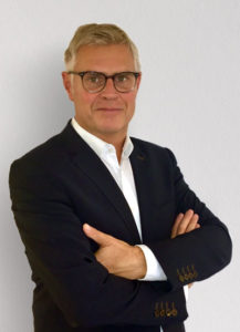 Prof. Dr. Oliver Hackl